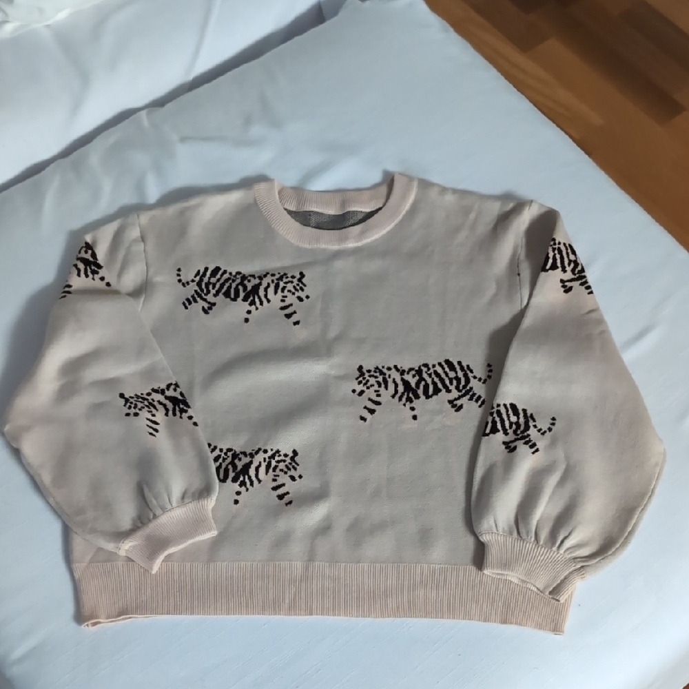 Plushy Sweater with Tiger Print